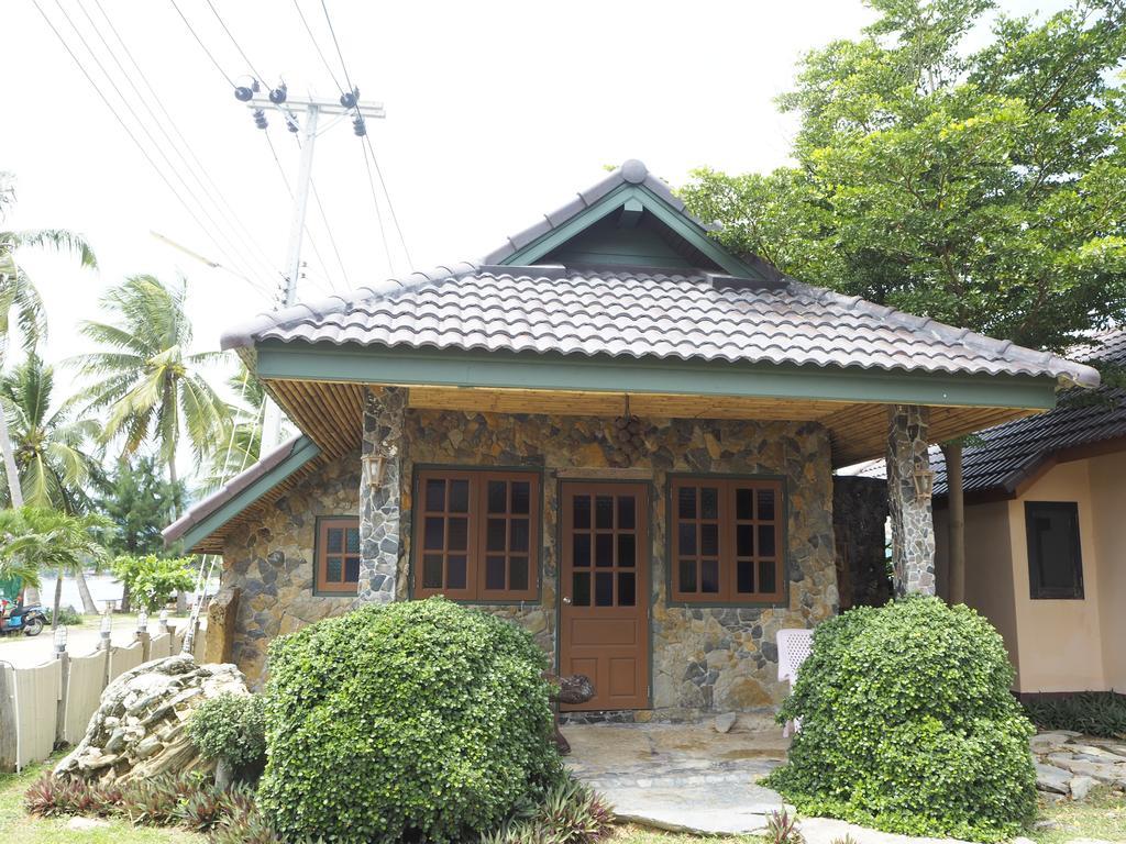 Needa Rock Resort Khanom Exterior photo